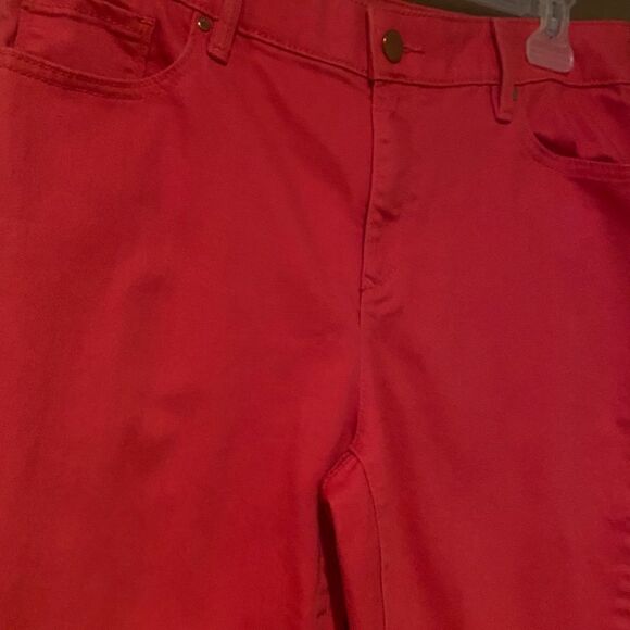 Chico’s Platinum Cropped Pants - Picture 4 of 14